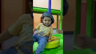 🤪🎉 Wheeee! Blippi Spins a Little Friend! Dizzy Fun!