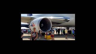 Fed Ex Boeing 767 Up Close