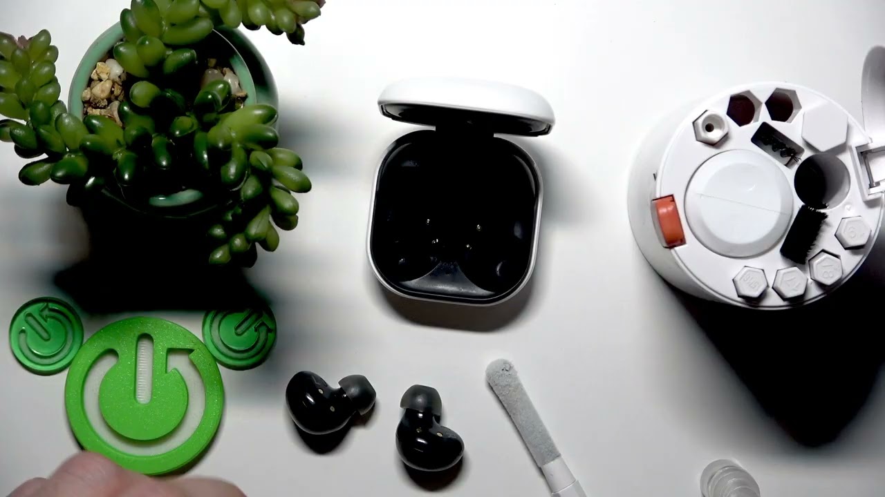 SAMSUNG Galaxy Buds 2 – How to Clean Your Headphones