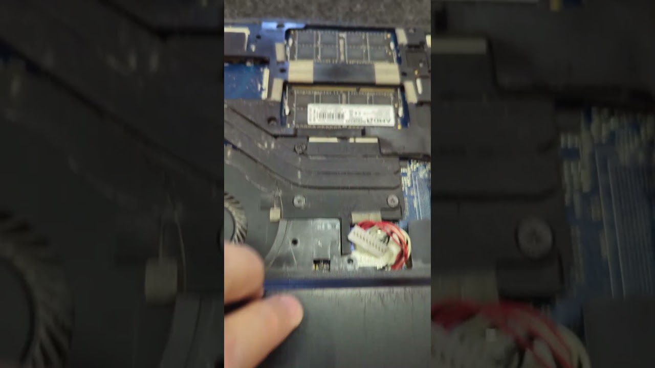 Старенький Acer timeline на ремонте. Секретный отсек.