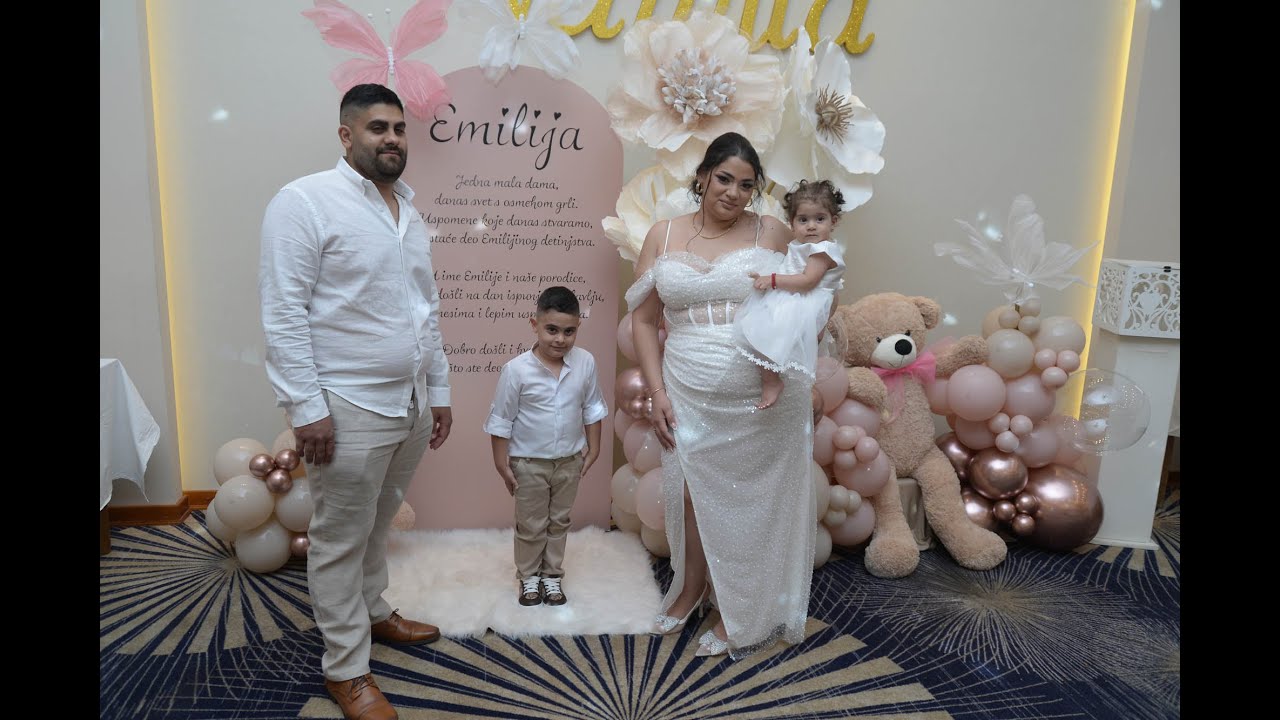 Krstenje Emilije Eme 1.  deo