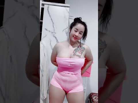 Goyang Tiktok hot. yang bergetar lebih asik #shorts #tiktok