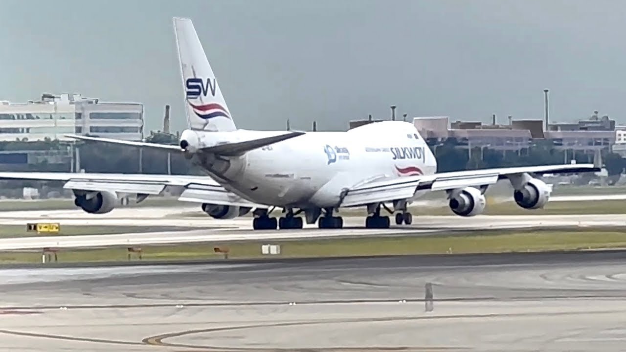 747 Engine Explode 747 Engine Explodes during Takeoff - YouTube