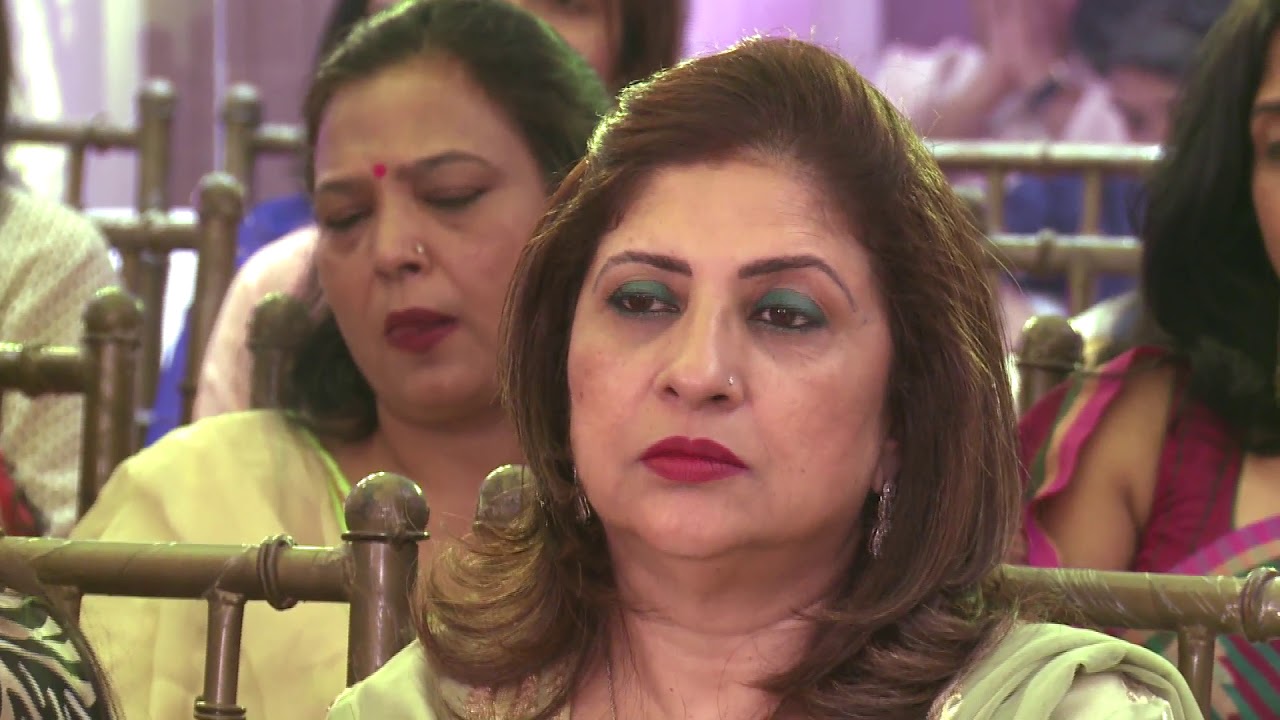 ऑंखें बंद करू या खोलू   स्वर श्री अजय याग्निक जी