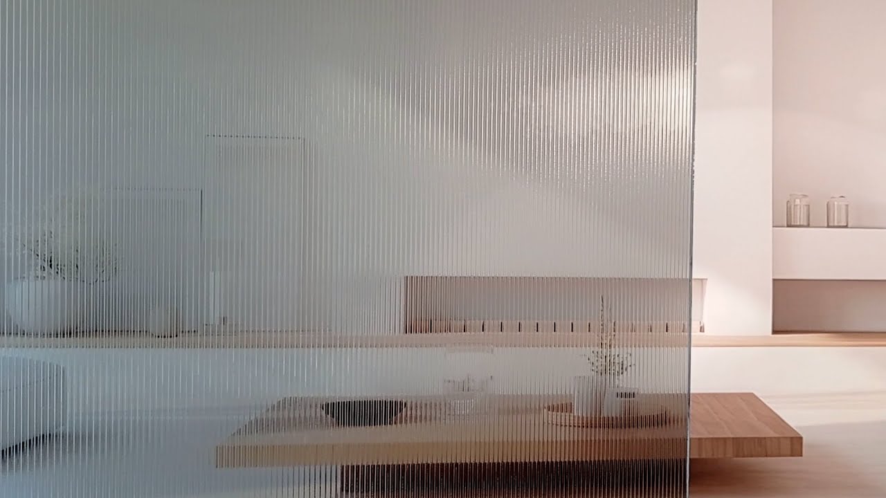 Millerighe. Transparent pour dévoiler. Satiné por voiler.