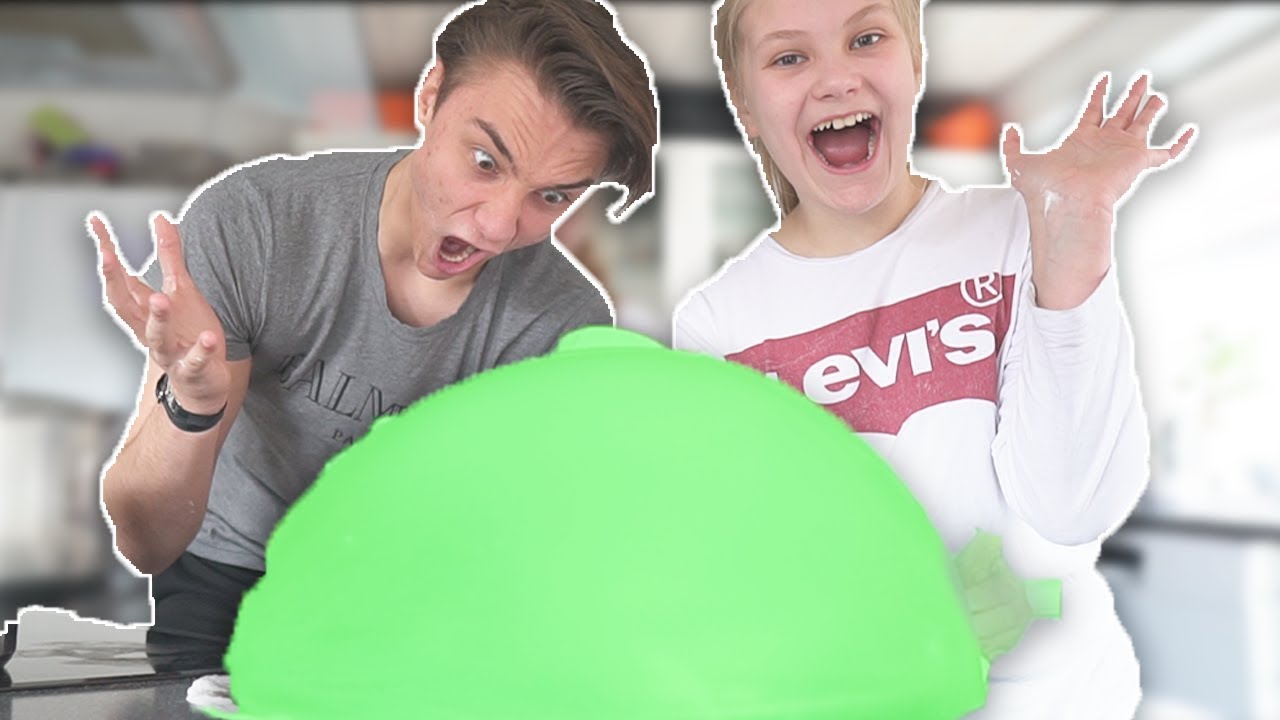 SØSTER VISER BROR SLIME FØRSTE GANG