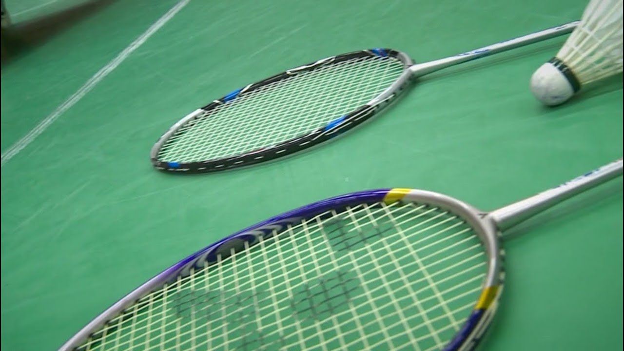 🥇 9 Modelle, 1 klarer Sieger: Badmintonschläger Test | rtl.de Vergleich