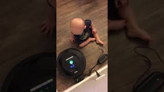 Roomba Scares Baby Resimi