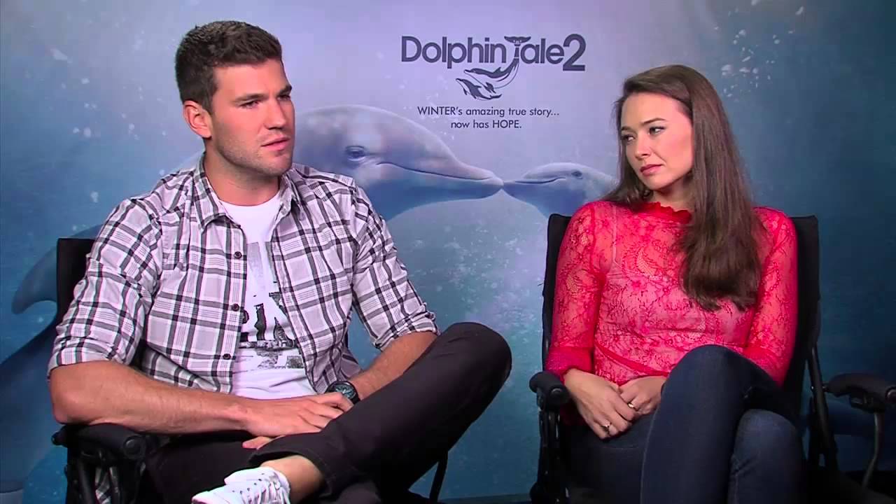 Austin Highsmith and Austin Stowell Dolphin Tale 2 - YouTube