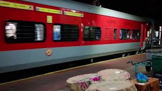 Brand New LHB Rake of Mettupalayam - Tuticorin Express at Coimbatore Junction! (16765) Guide