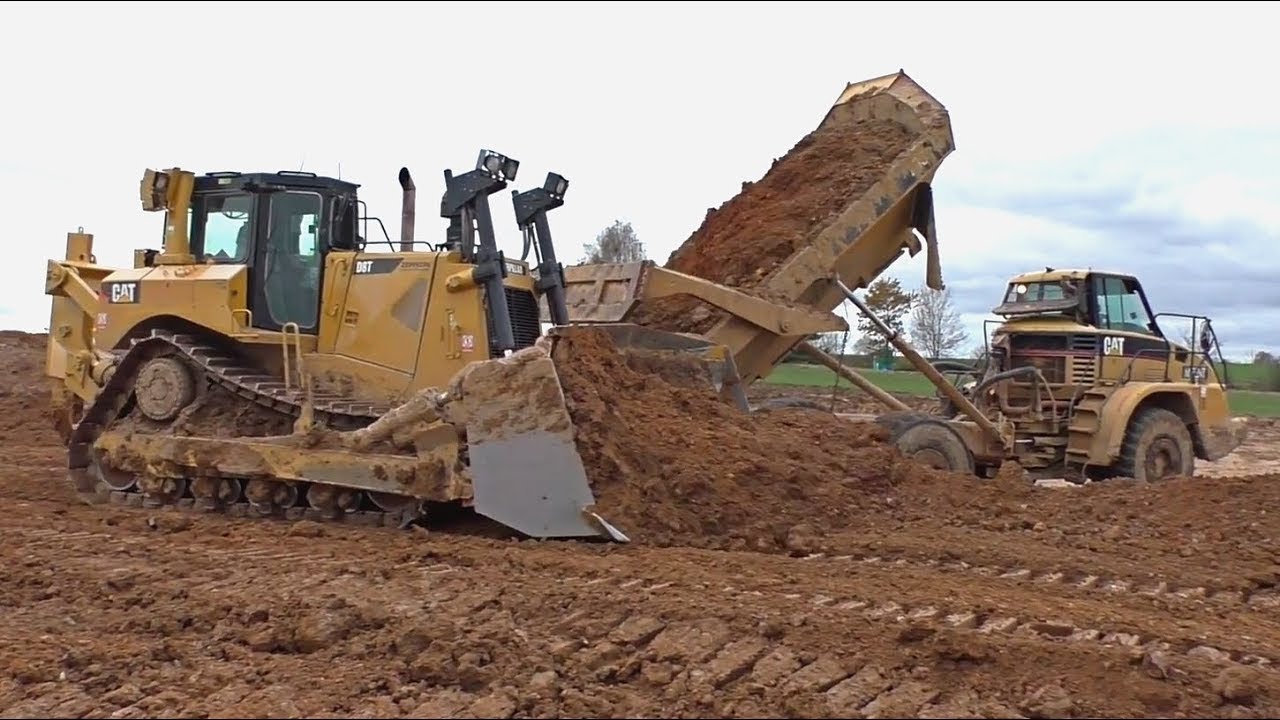 Cat D8T move material