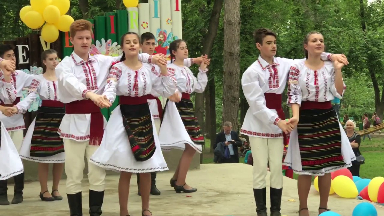 Margaritarii Liceul Natalia Dadiani dans Șapte pași