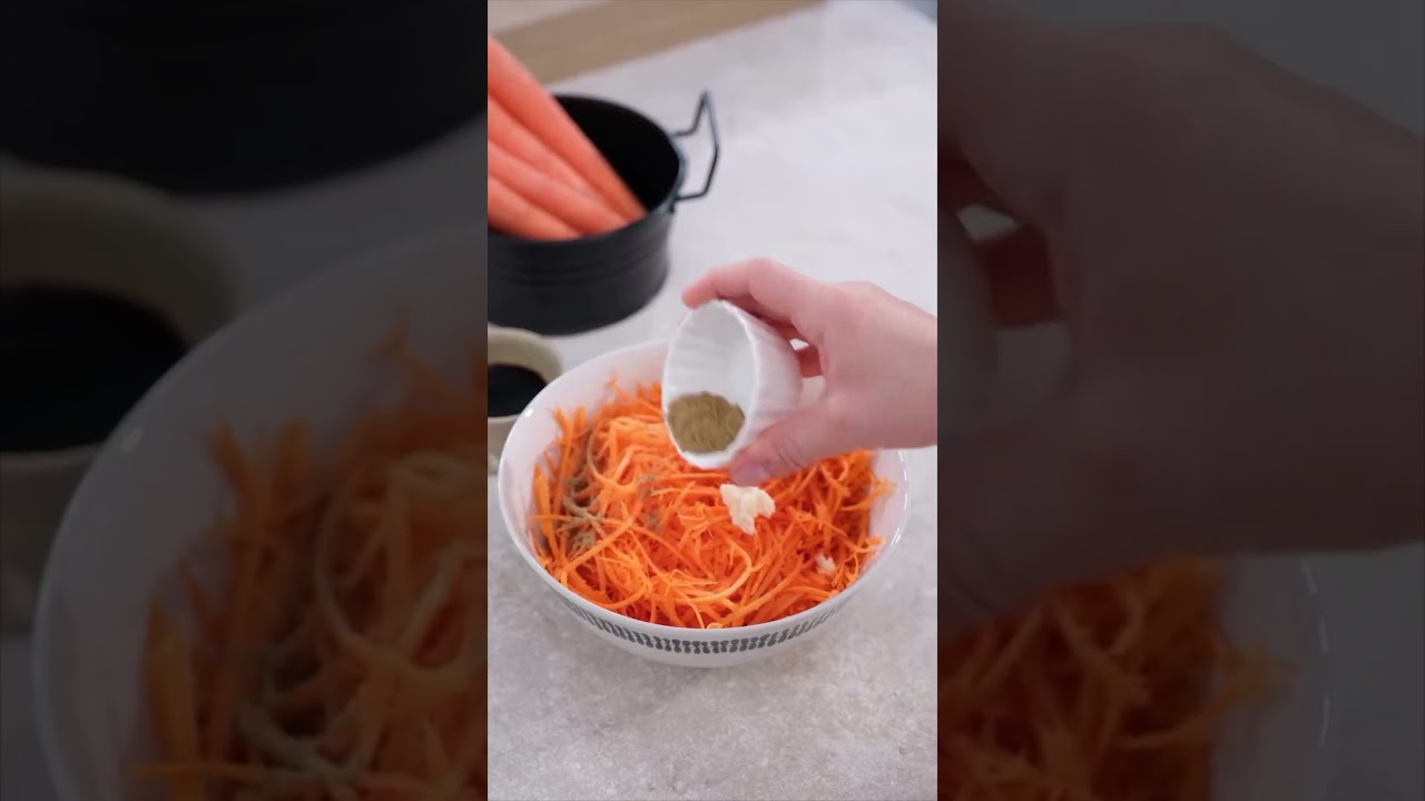 Bildiğimiz havuç salatalarını unutun! Farklı pişirme yöntemiyle yapılan Kore Havuç Salatası 🥕🥗 Bildiğimiz havuç salatalarını unutun! Farklı pişirme yöntemiyle yapılan Kore Havuç Salatası 🥕🥗