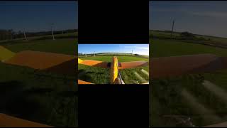 Habilidade Ou Irresponsabilidade? O Avião Passa Por Debaixo Dos Fios Dos Postes