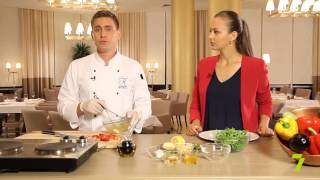 Завтрак на 7 с «KADORR Restaurant». Салат из клубники с рукколой Завтрак на 7 с «KADORR Restaurant». Салат из клубники с рукколой