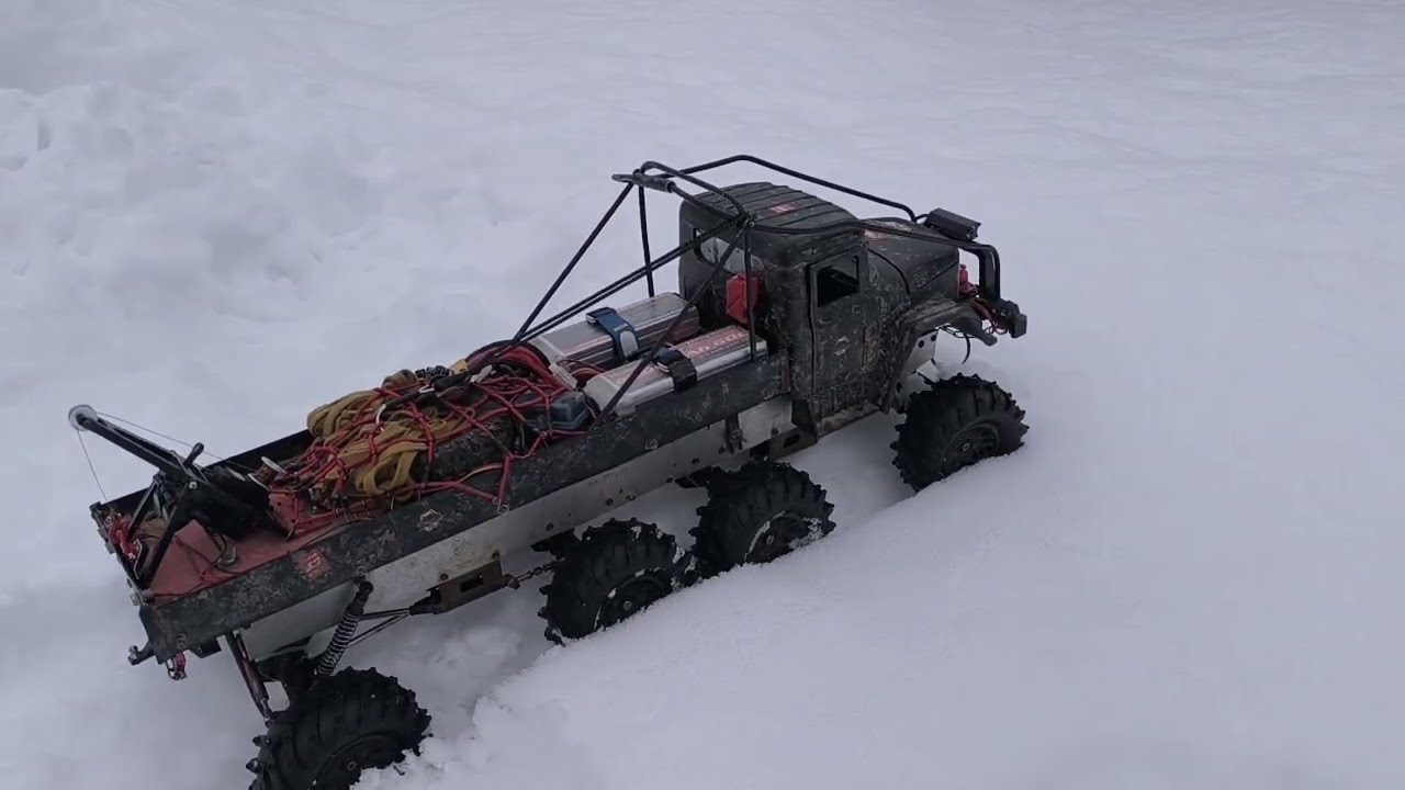 +1 °с, наконец можно ехать #8х8 #trophy #custom #truck #russianwinter #snow