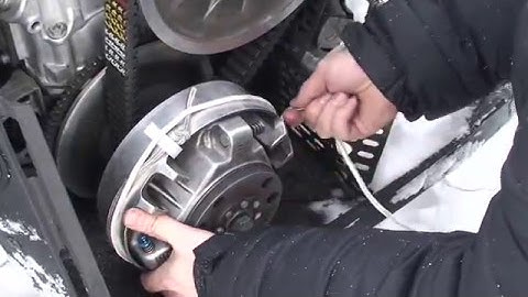 How to Clutch Start a Snowmobile – Tech Tip