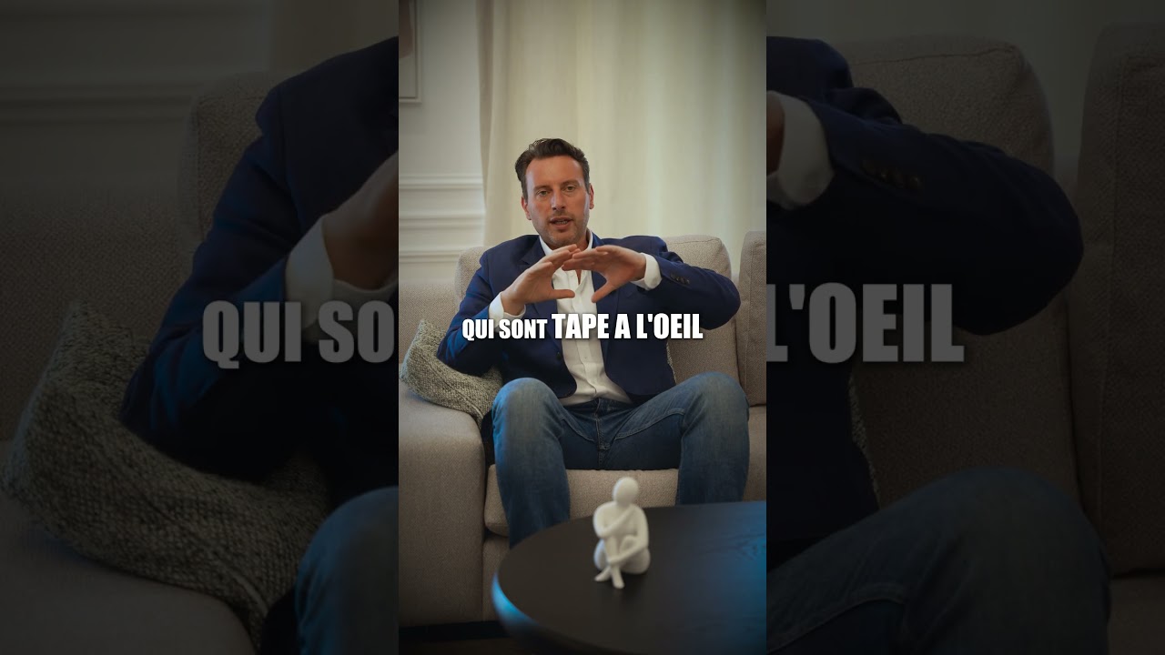 Tu n'as pas d'argent mais tu as un Iphone et tu fumes ?