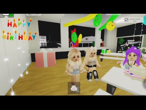 @sparklewonderland8418 My little sister's birthday party #roblox # ...