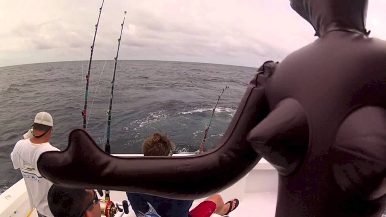 Drillin & Billin Hunt for the Biggest White - YouTube