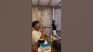 buat nemenin tidur - Lamunan cover mas ganteng nongkrong di cafe suaranya enek banget 🖤
