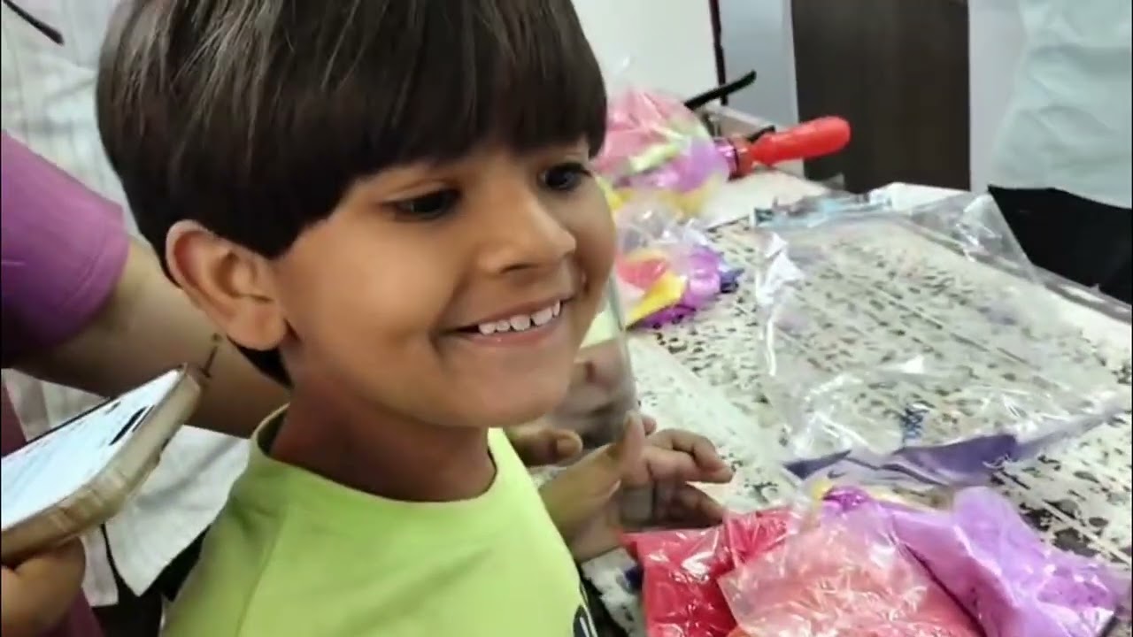 આજે તો રાધે ભાઈ હોળી ના કલર લેવા ગયા 😍