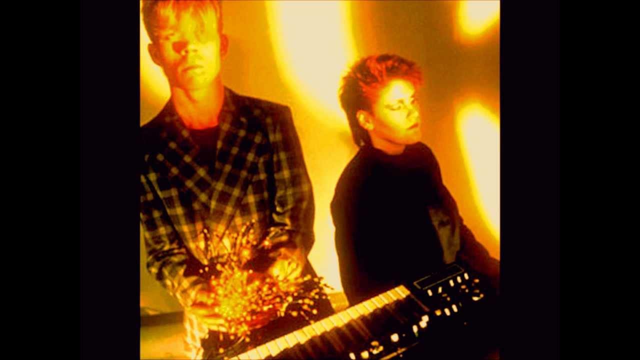 Don t go around. Please don't go джоэл адамс. Ikanaide. Never get used to people. Don t go around.