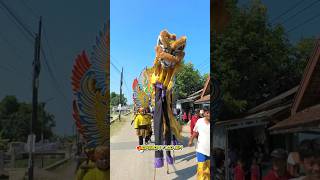 Jangkungan Rokman Memakai kostum barongsai