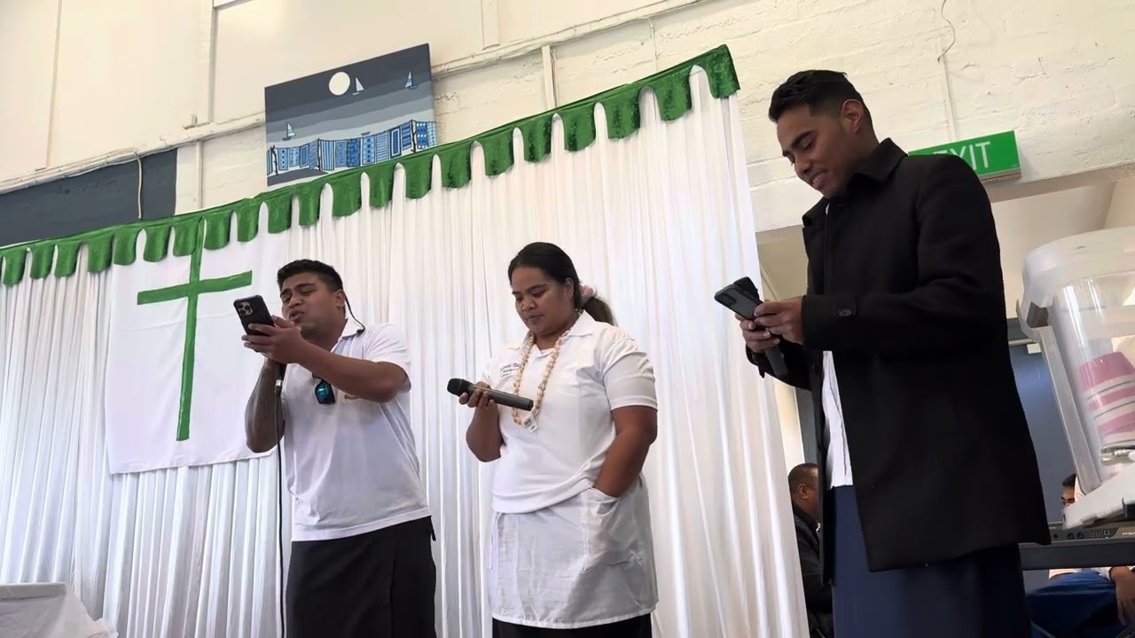 Tuanga tinau - Pastor Enoka Taunaia ma ana Youth