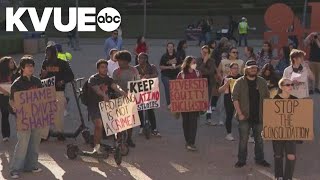 Download Lagu UT students protest department consolidation MP3