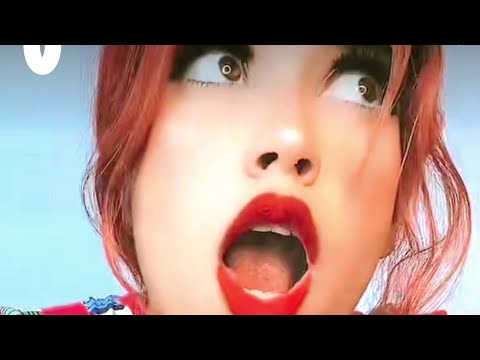 Redhead twerking 🔥 Attractive Scarlett
