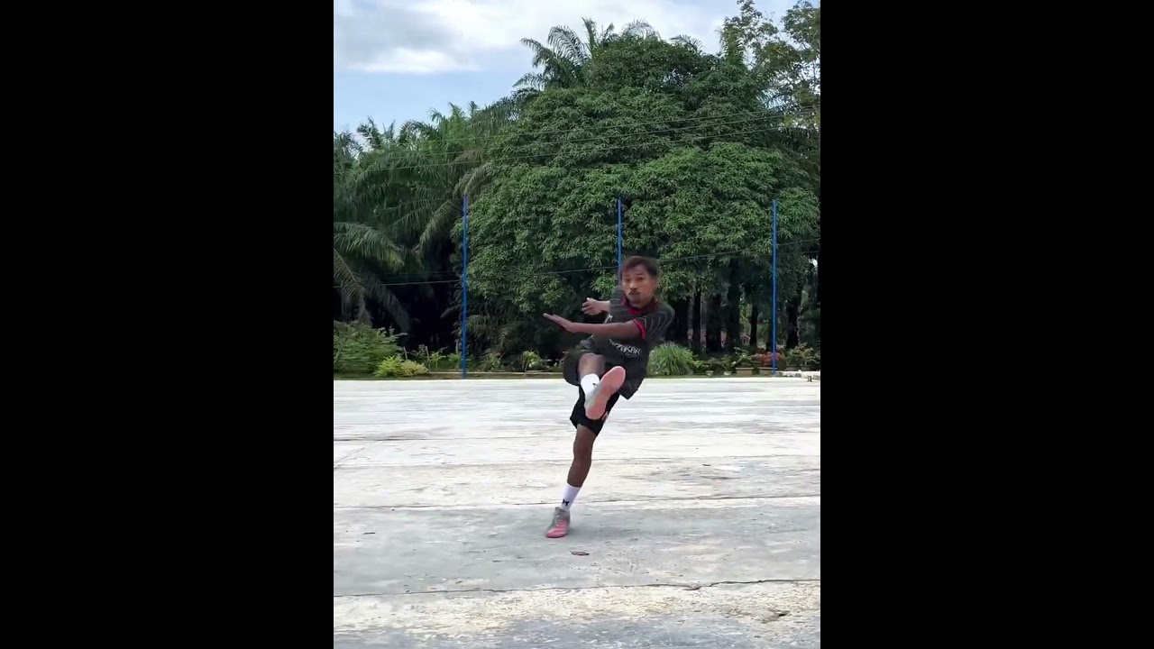 Chill bro chill🤣 #football #funny #skills
