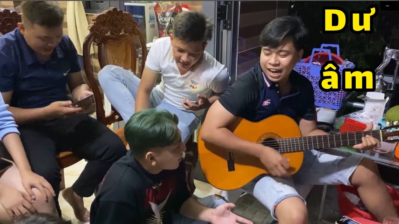 Chuyện Giờ Mới Kể Đêm Giao Thừa Đàn Hát Cùng Các Anh Em