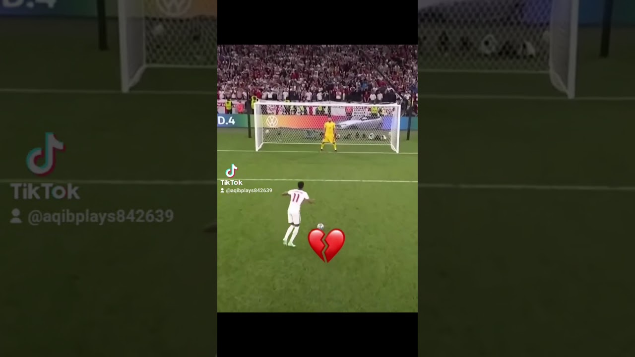 Rashford missed  the penalty😭😭 
