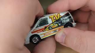 1986 HOT WHEELS FLIP OUTS TV STUNT TEAM FORD AEROSTAR MINI VAN diecast car episode 327