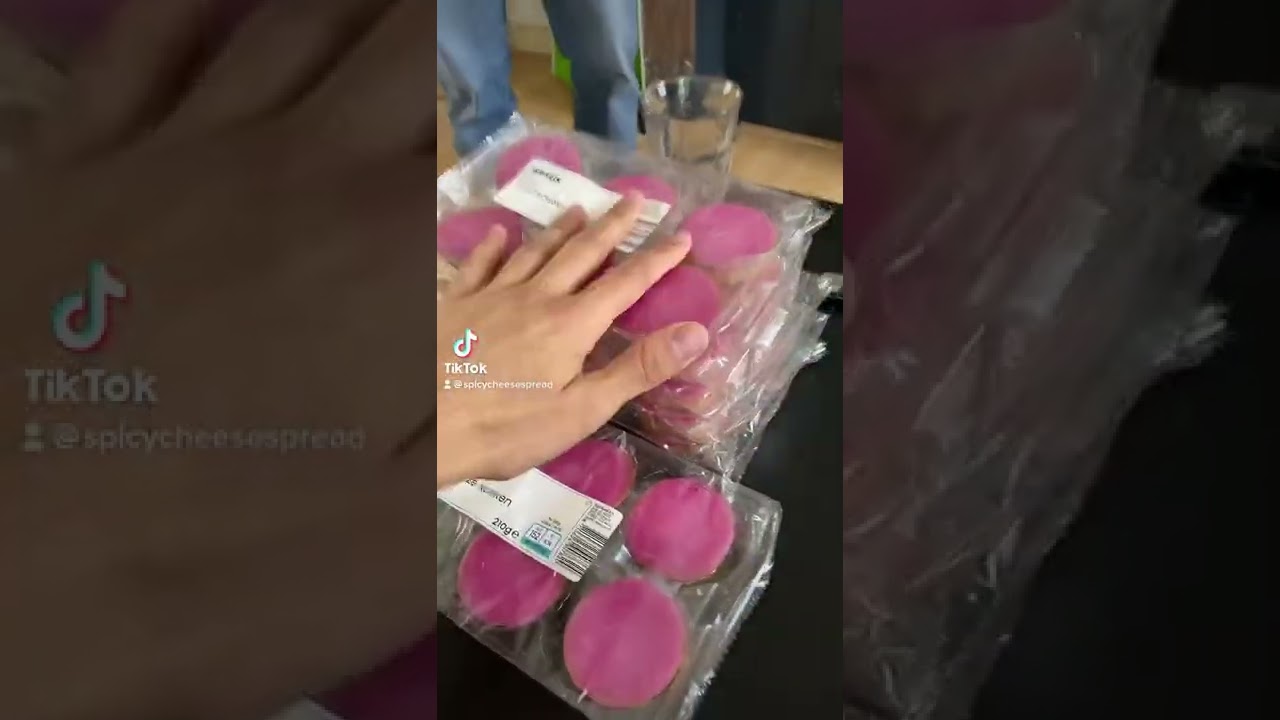 Vietj3 Heeft Roze Koeken Meegenomen😁