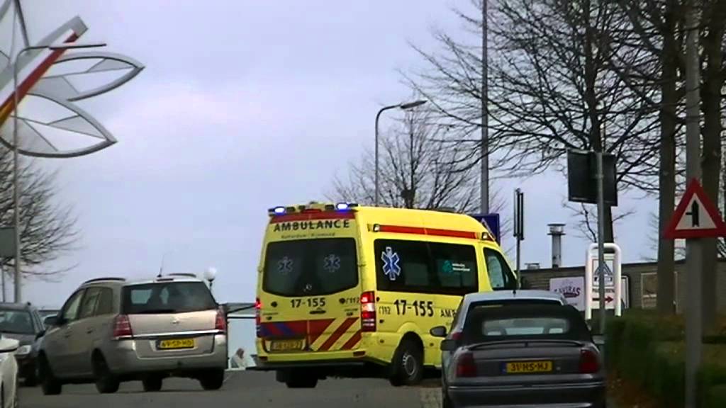PRIMEUR!!! Nieuwste ambulance van de BIOS groep 17-155 met spoed naar een melding in Spijkenisse