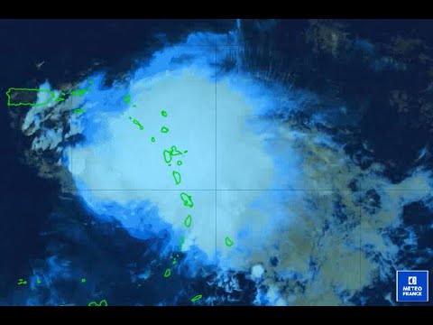 Cyclone Fiona passant au stade de tempte tropicale sur lArc Antillais les 16 17 septembre 2022