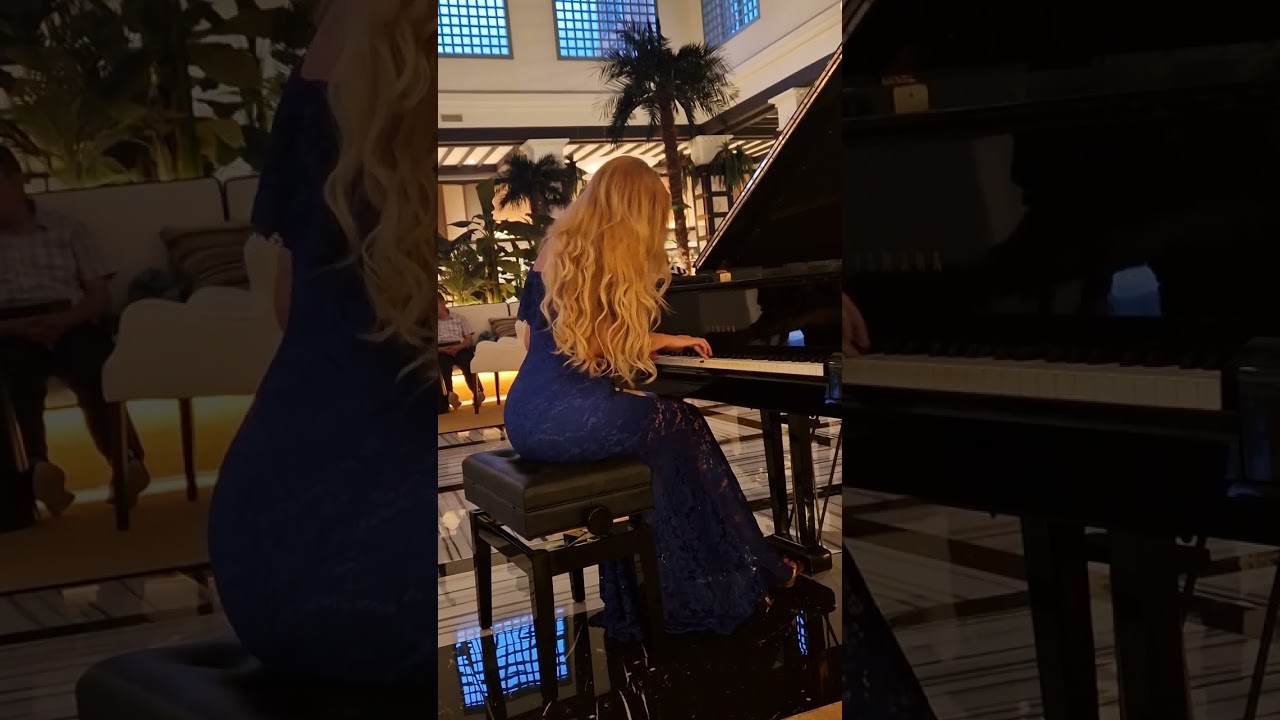La Vals d'Amélie ♡ Yann Tiersen ( Piano Cover By Yasmina Gallardo)