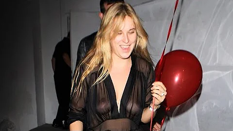 Scout Willis Bares All At Gallery Party In Downtow...