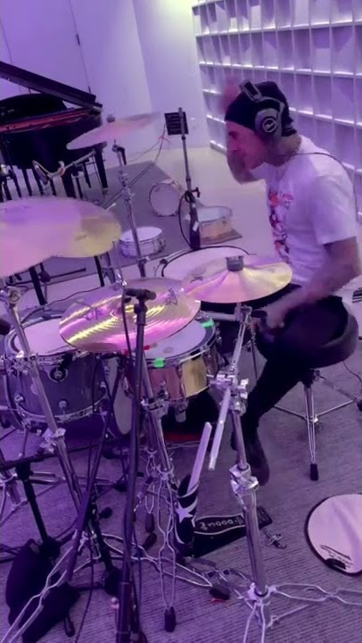 Travis Barker | “Traitor” by @OliviaRodrigo reimagined