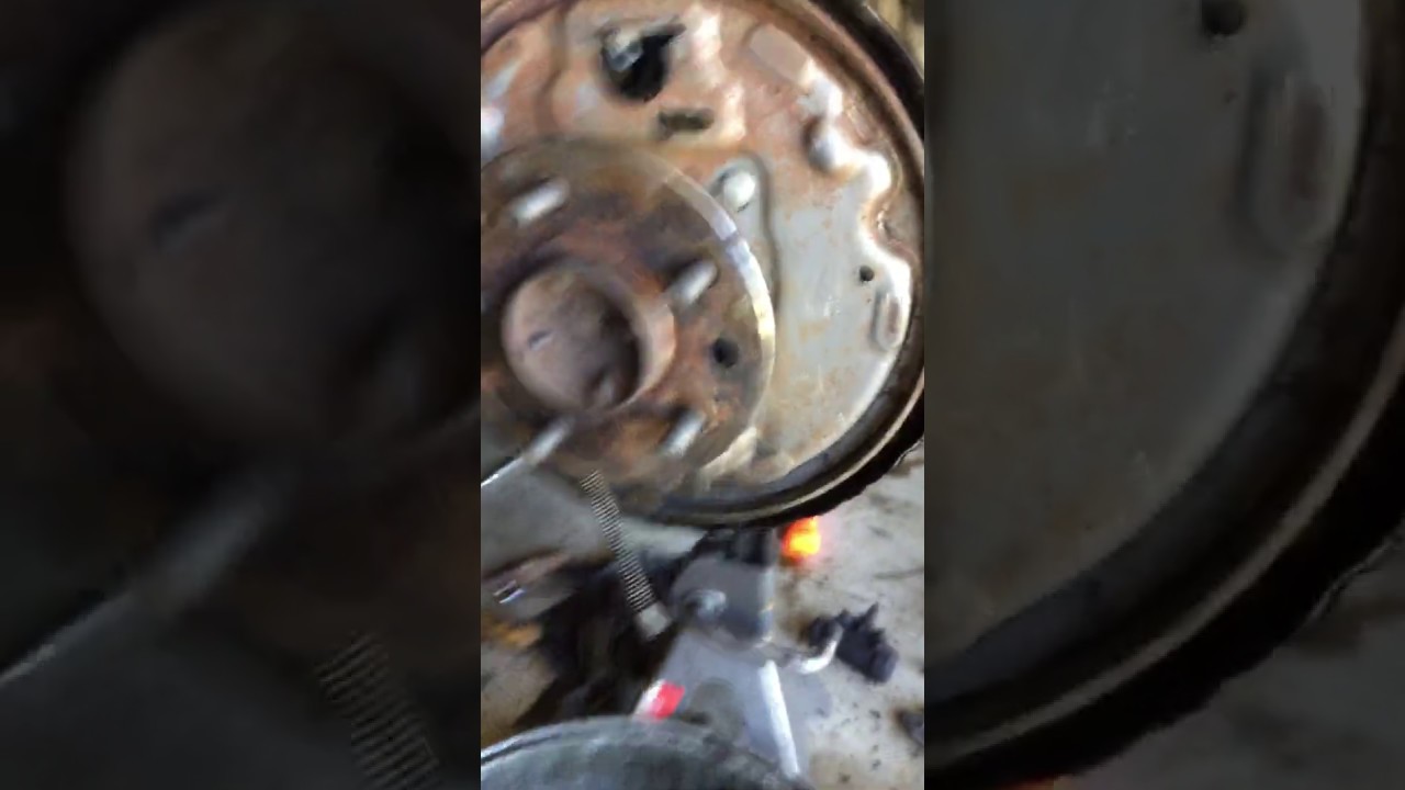 1987 Toyota Pickup Rear Axle Noise YouTube