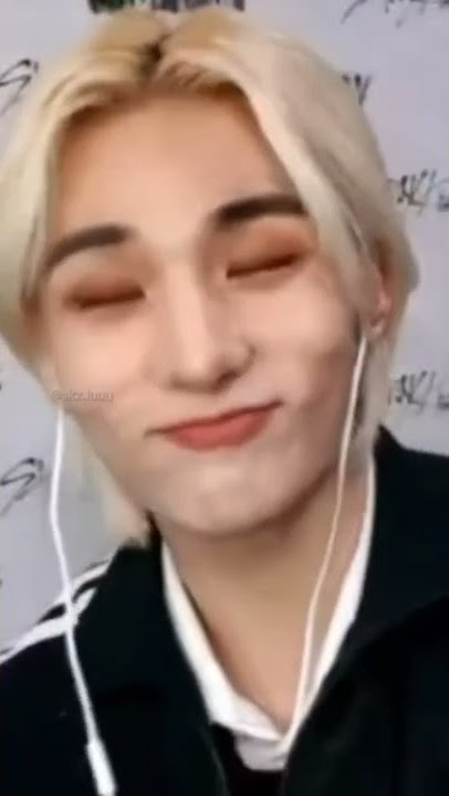 Hyunjin Giving A Savage Smirk To The OP During The Fanmeeting #straykids #hyunjin