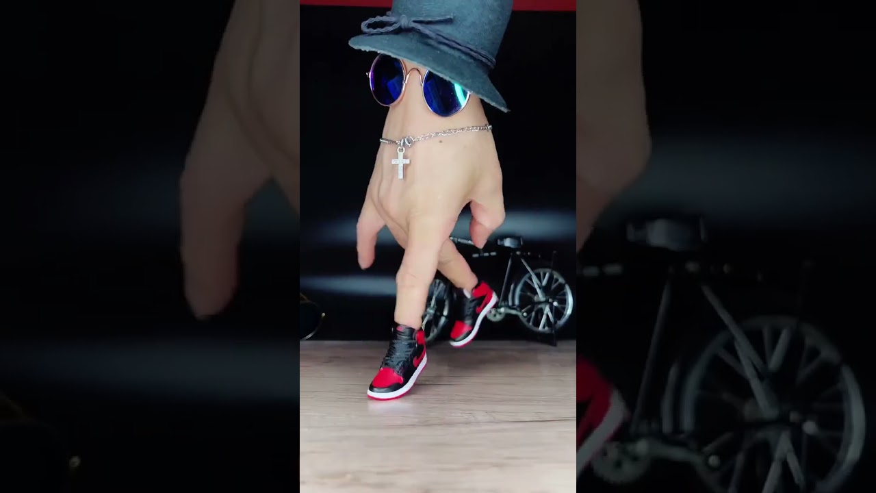 Finger Dancing Revolution: The Cutest Tiny Shoes and Outfits