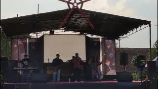 Badut badut Jakarta - Kinanti /cover God bless