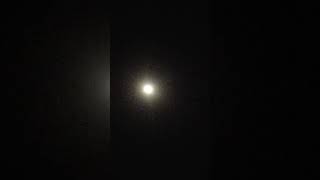Ganv me aaj bhi khule aasma me chand ko dekh kr sona
