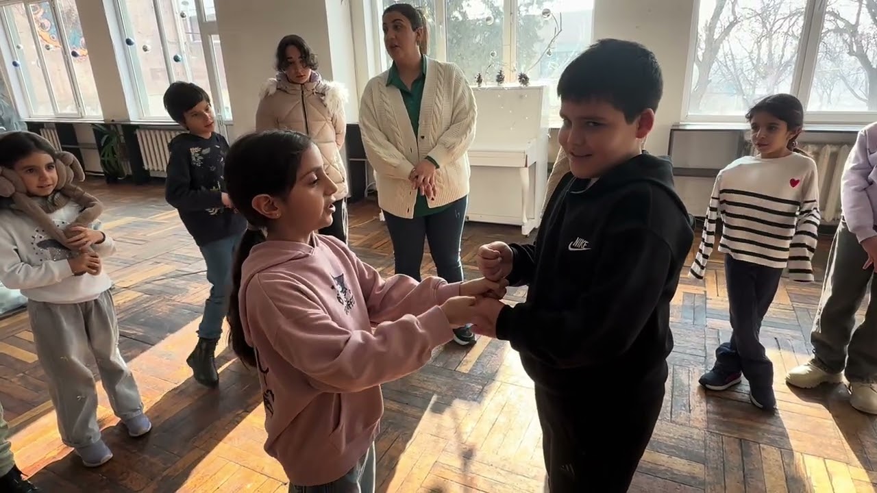 Ազգագրական փառատոն. Ազգային խաղեր` ժնջիլ-ժնջիլ, պարանքաշոցի