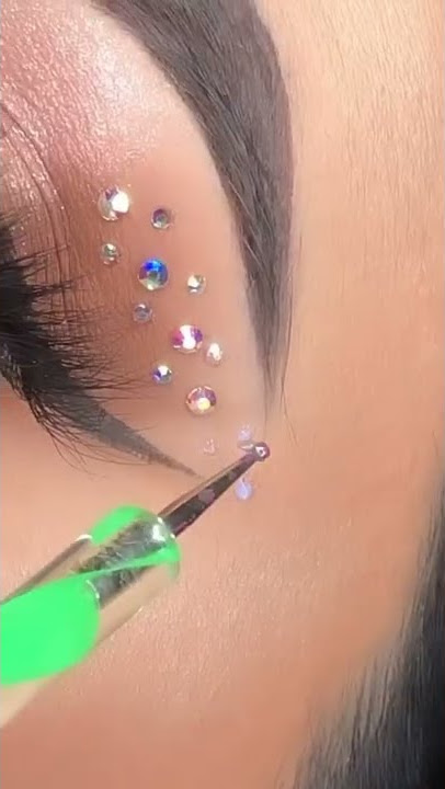 How to Apply Rhinestones on your eyes | Makeup Tutorial #rhinestones #makeupideas #makeuphacks #eyes