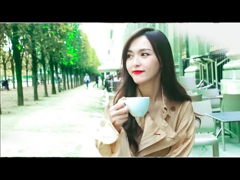唐嫣，唐嫣时间都知道太喜欢公园那一套好看炸。阳光落叶美少女