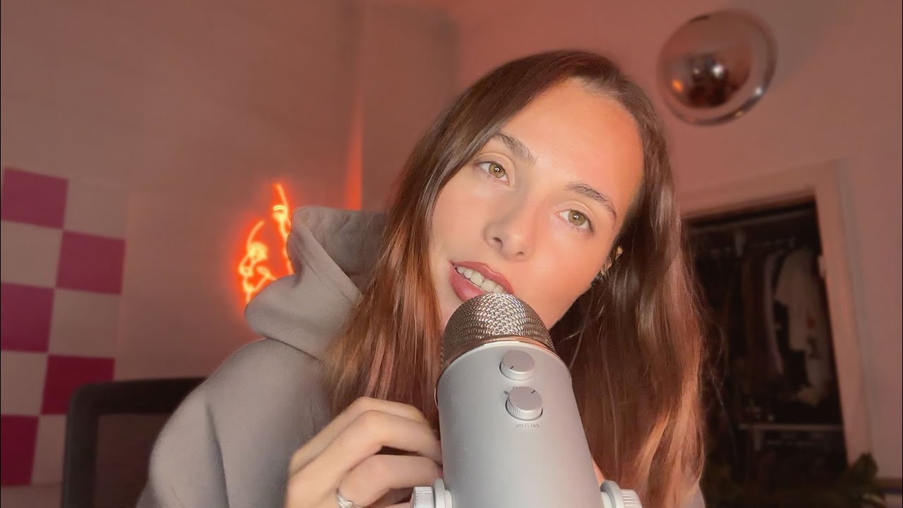 fall asleep in 15minutes | relaxing ASMR finger fluttering, ramble & eating christmas chocolate